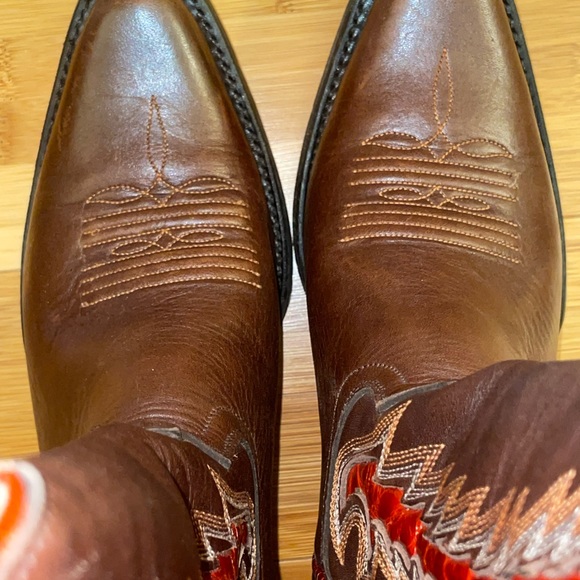 Lady's Frye cowboy boots. - Picture 3 of 5